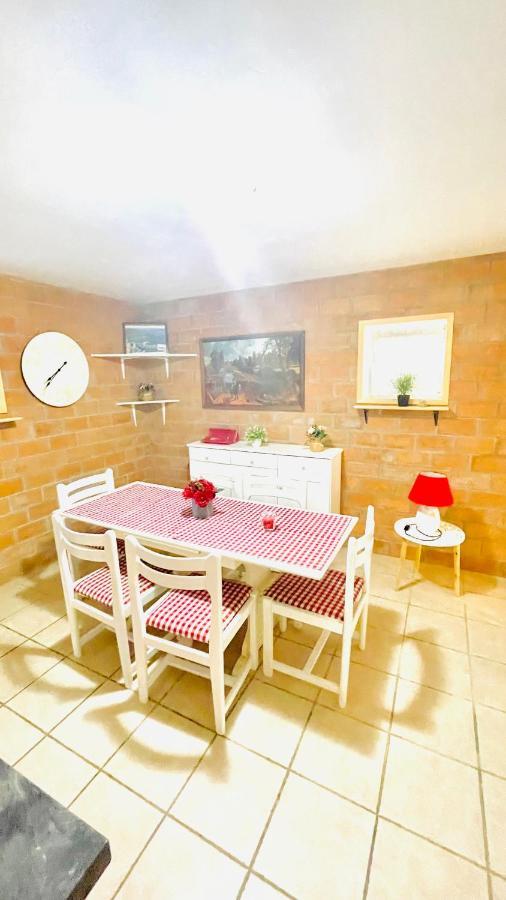 Colorful And Happy Apartment Sukosan - With Parking ภายนอก รูปภาพ