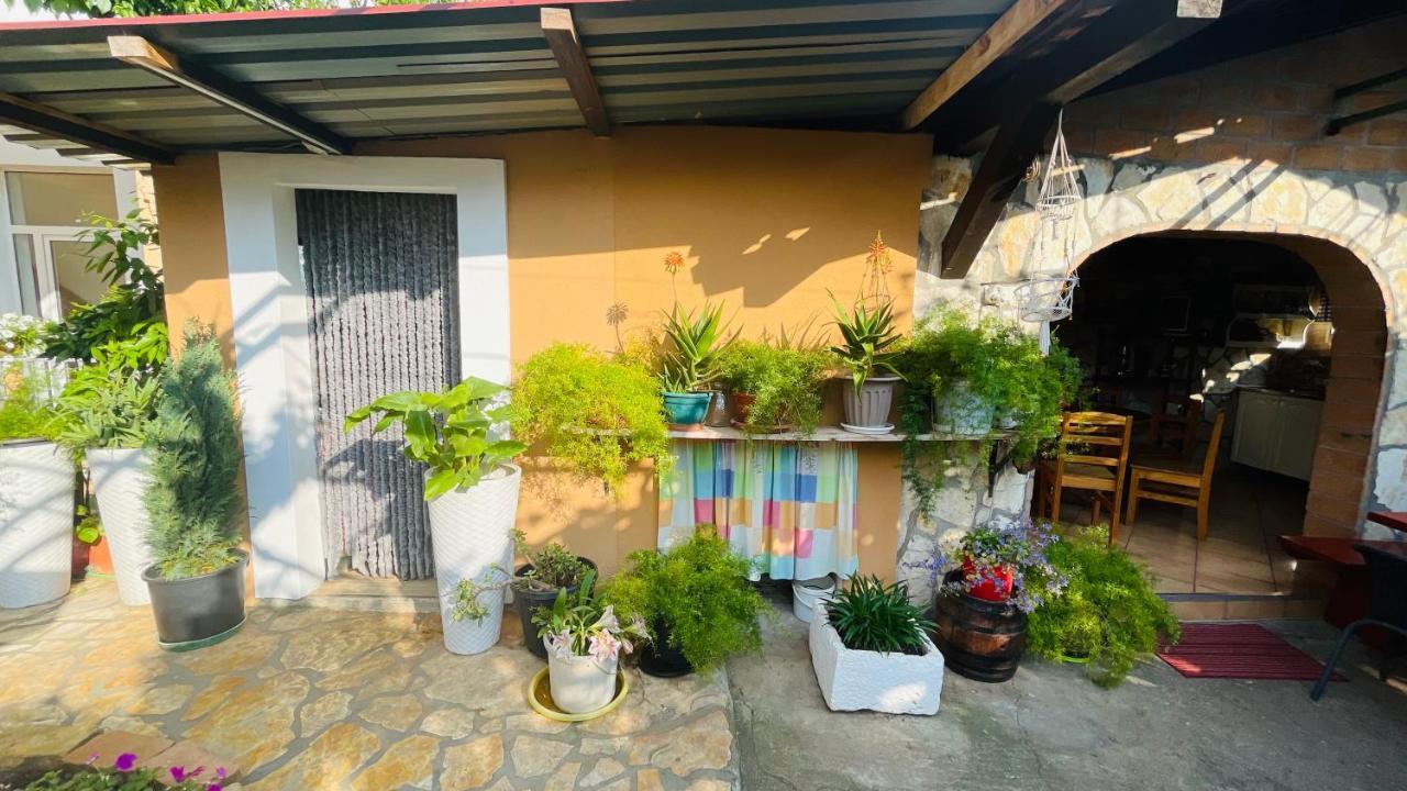Colorful And Happy Apartment Sukosan - With Parking ภายนอก รูปภาพ