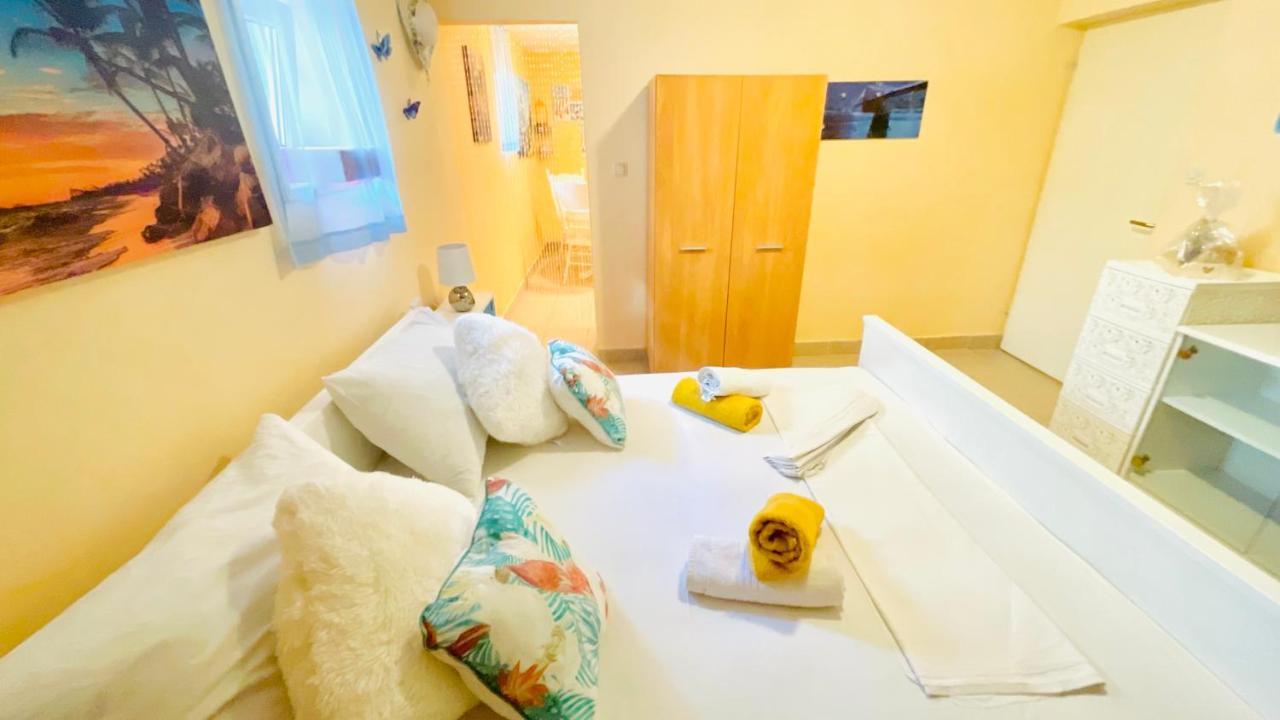 Colorful And Happy Apartment Sukosan - With Parking ภายนอก รูปภาพ
