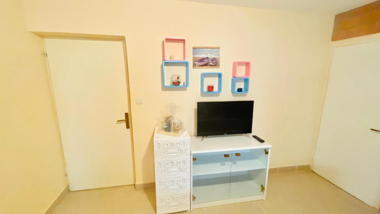 Colorful And Happy Apartment Sukosan - With Parking ภายนอก รูปภาพ