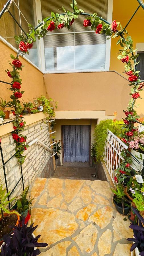 Colorful And Happy Apartment Sukosan - With Parking ภายนอก รูปภาพ