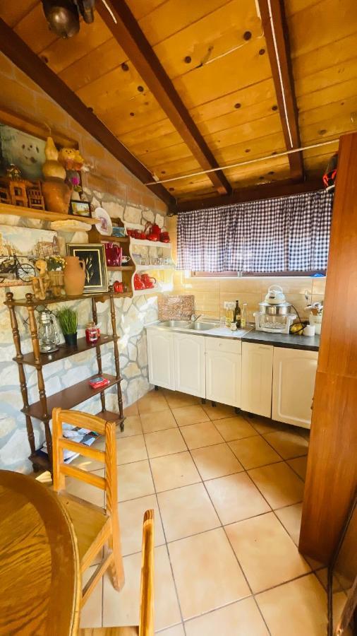 Colorful And Happy Apartment Sukosan - With Parking ภายนอก รูปภาพ